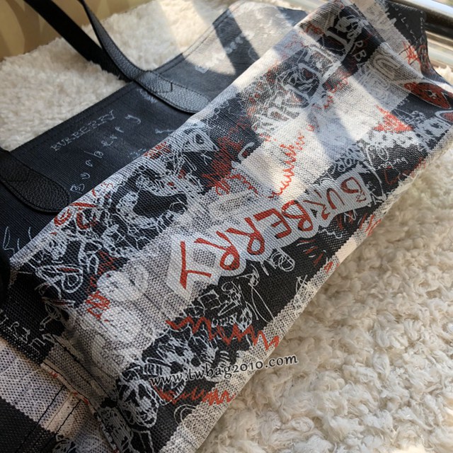 Burberry專門店新款雙面兩用托特包 巴寶莉塗鴉圖案手提購物袋 yxb1359